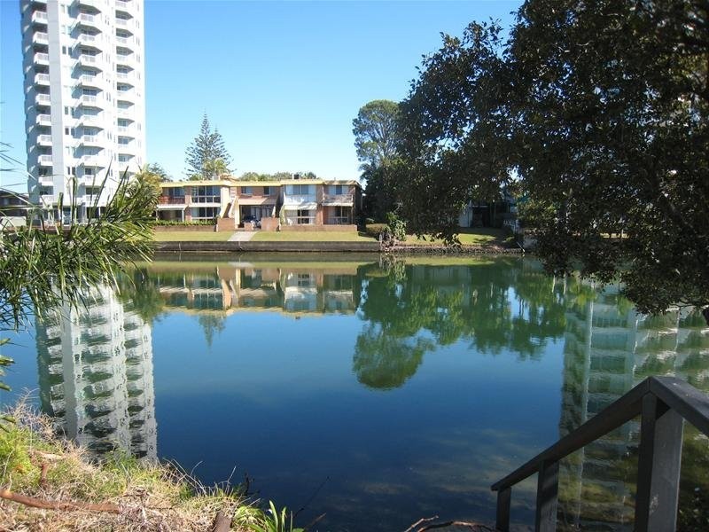 1/18 Paradise Island, Surfers Paradise QLD 4217