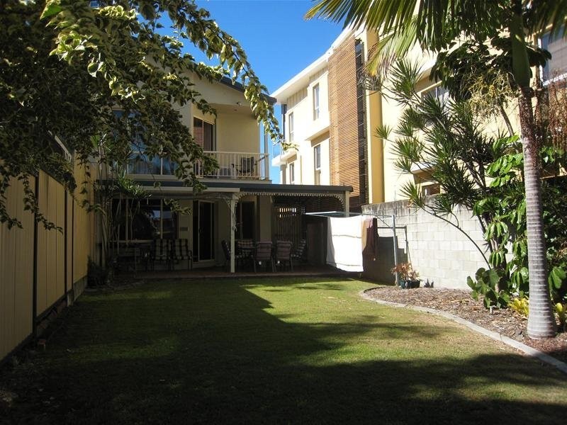 1/18 Paradise Island, Surfers Paradise QLD 4217