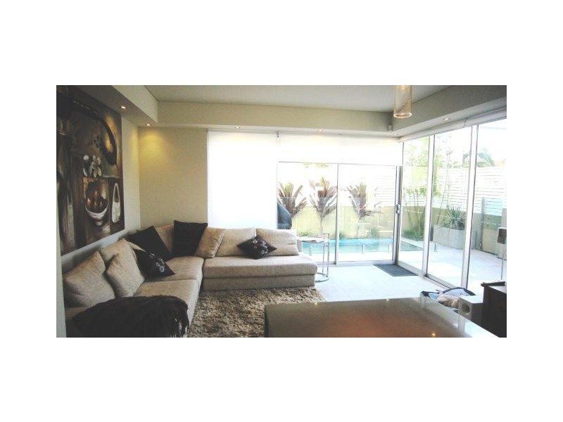 1/12 Oak Avenue, Surfers Paradise QLD 4217