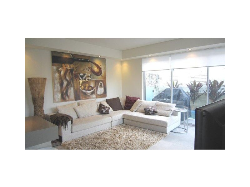 1/12 Oak Avenue, Surfers Paradise QLD 4217