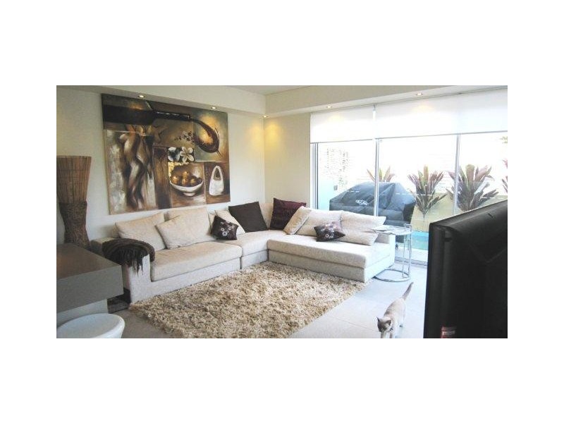 1/12 Oak Avenue, Surfers Paradise QLD 4217