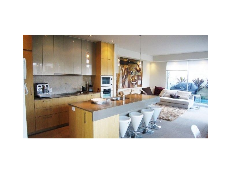 1/12 Oak Avenue, Surfers Paradise QLD 4217