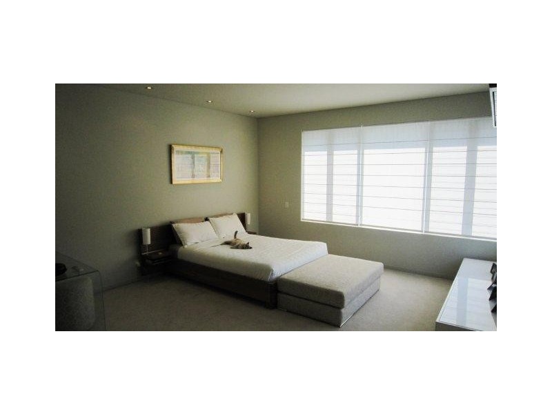 1/12 Oak Avenue, Surfers Paradise QLD 4217