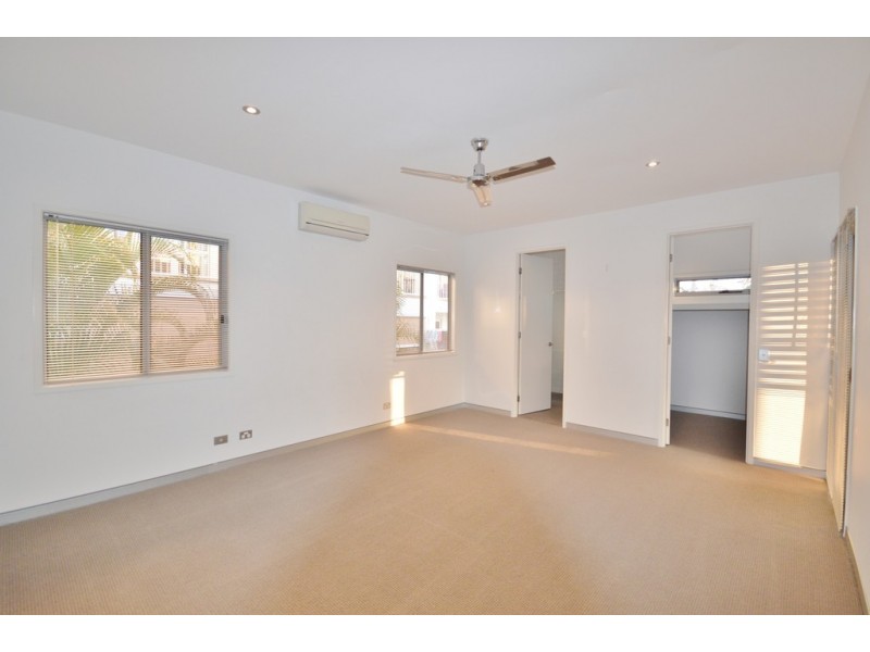 33 Chester Terrace, Southport QLD 4215