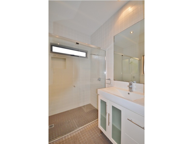 33 Chester Terrace, Southport QLD 4215