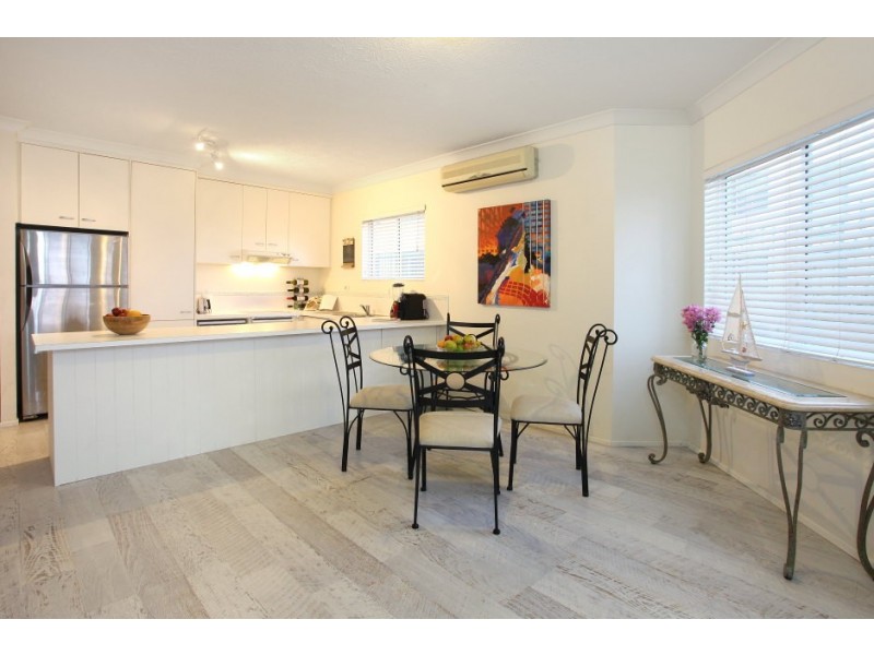 2/26 ‘Paros on the Beach’ OId Burleigh Rd, Surfers Paradise QLD 4217