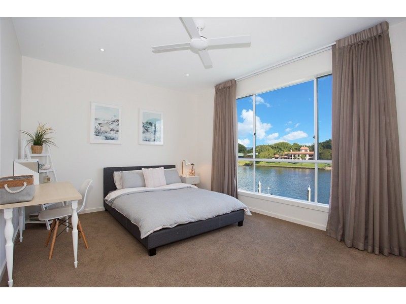 95 Sir Bruce Small Boulevard, Benowa Waters QLD 4217