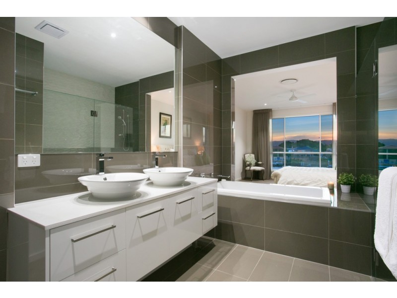 95 Sir Bruce Small Boulevard, Benowa Waters QLD 4217