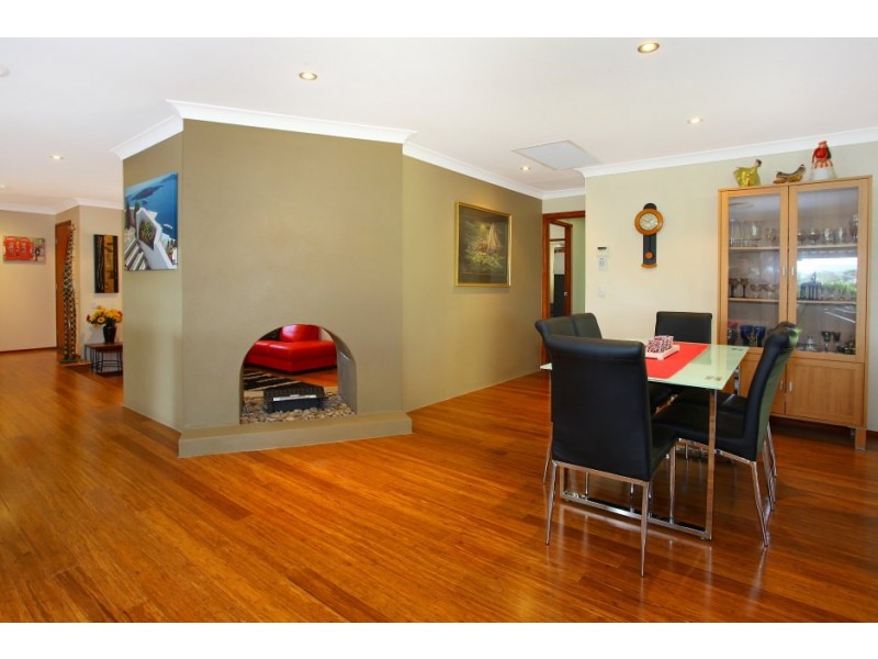 19 Uplands Drive, Parkwood QLD 4214