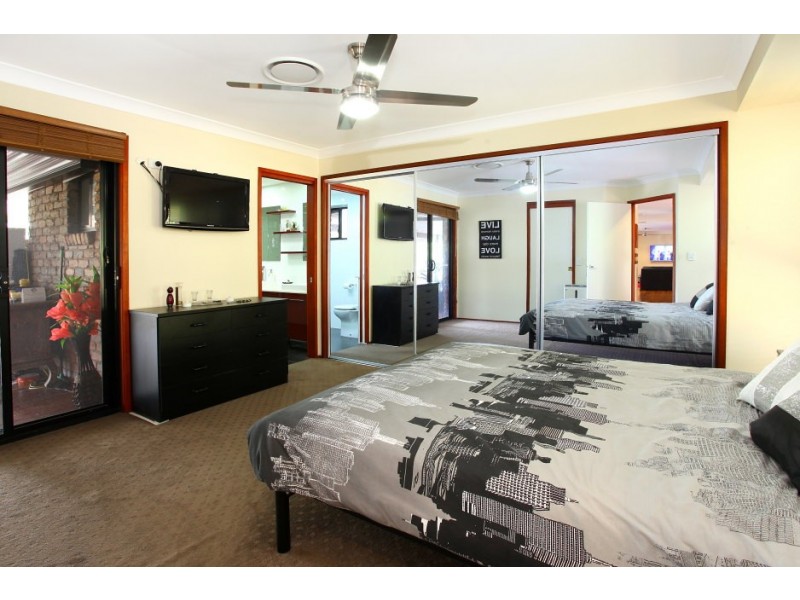 19 Uplands Drive, Parkwood QLD 4214