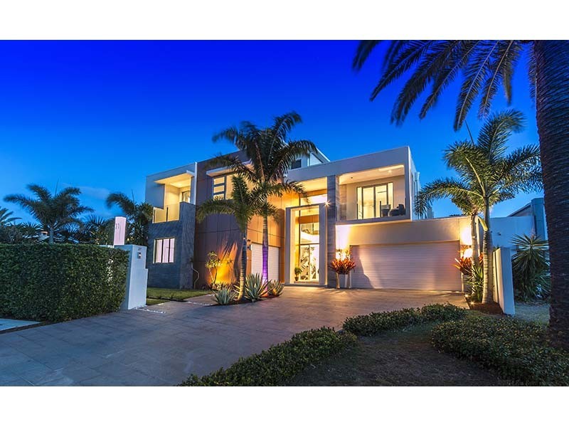 27 Knightsbridge Parade East, Sovereign Islands QLD 4216