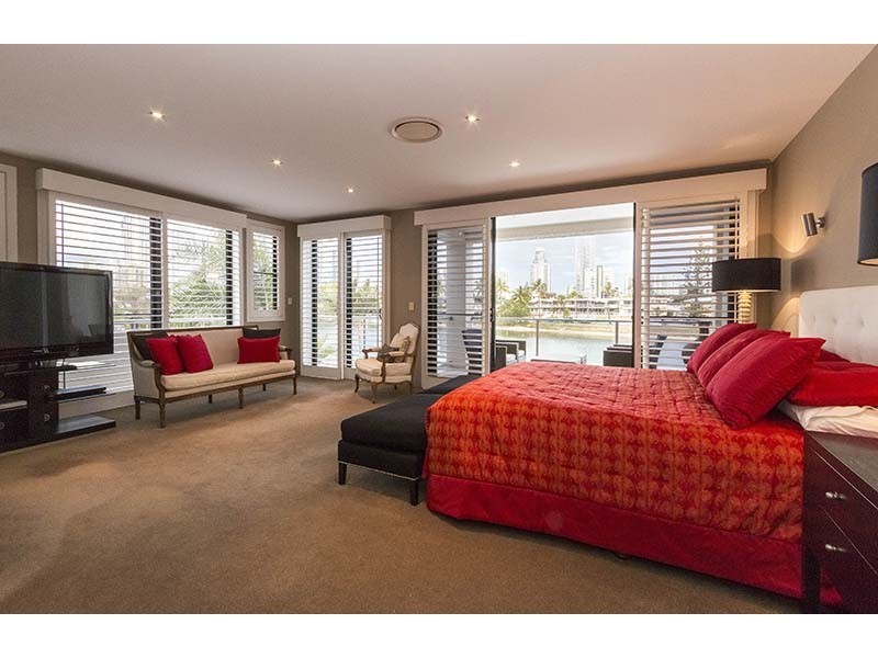 27B Sunrise Boulevard, Surfers Paradise QLD 4217