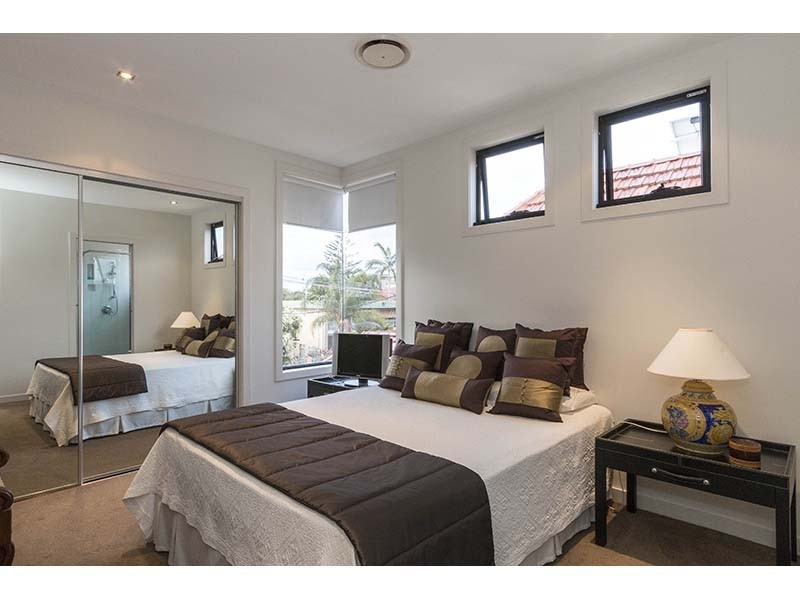 27B Sunrise Boulevard, Surfers Paradise QLD 4217