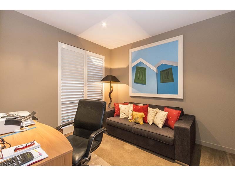 27B Sunrise Boulevard, Surfers Paradise QLD 4217