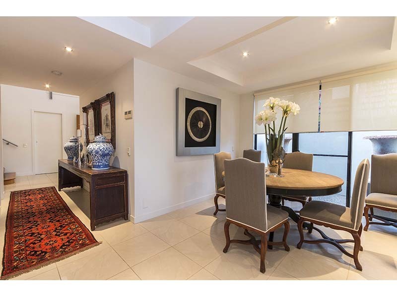 27B Sunrise Boulevard, Surfers Paradise QLD 4217