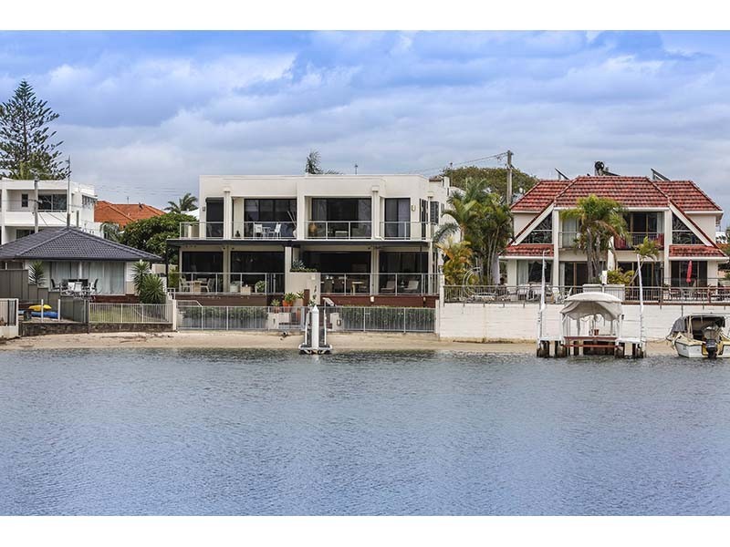 27B Sunrise Boulevard, Surfers Paradise QLD 4217