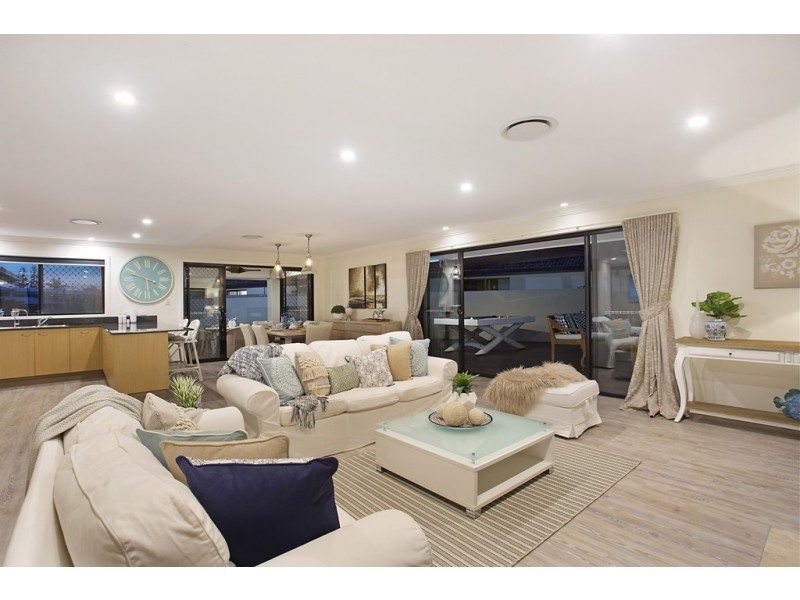 18 Panitz Street, Sorrento QLD 4217