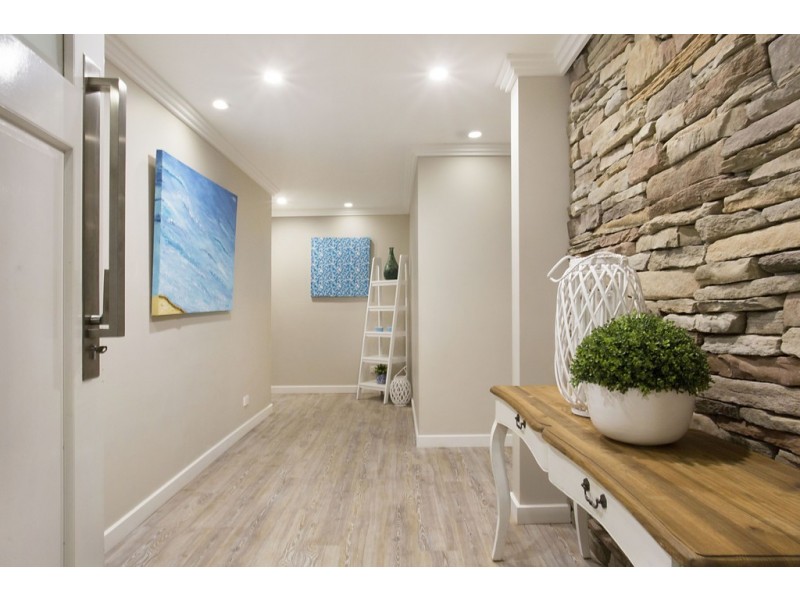 18 Panitz Street, Sorrento QLD 4217