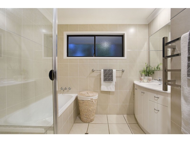 18 Panitz Street, Sorrento QLD 4217