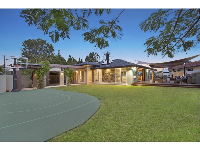 18 Panitz Street, Sorrento QLD 4217