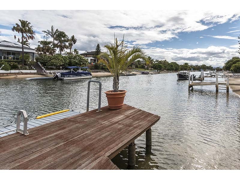 76 Salerno Street, Isle Of Capri QLD 4217