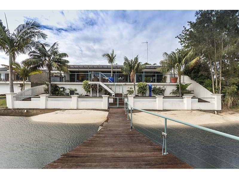 76 Salerno Street, Isle Of Capri QLD 4217