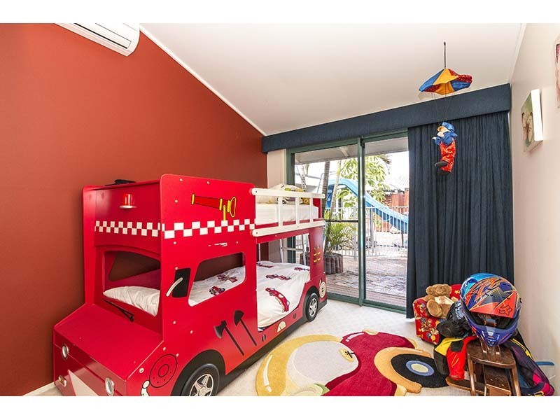76 Salerno Street, Isle Of Capri QLD 4217