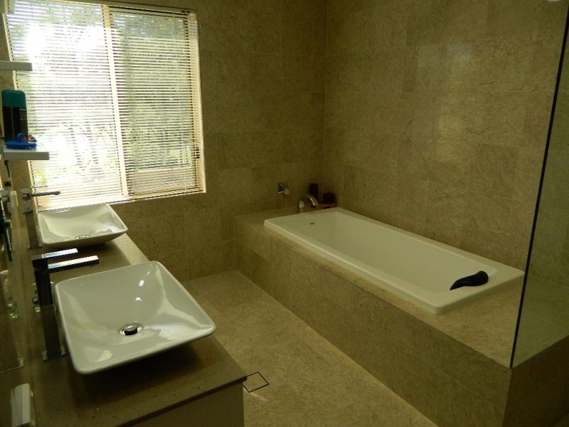 25 Hazel Court, Arundel QLD 4214