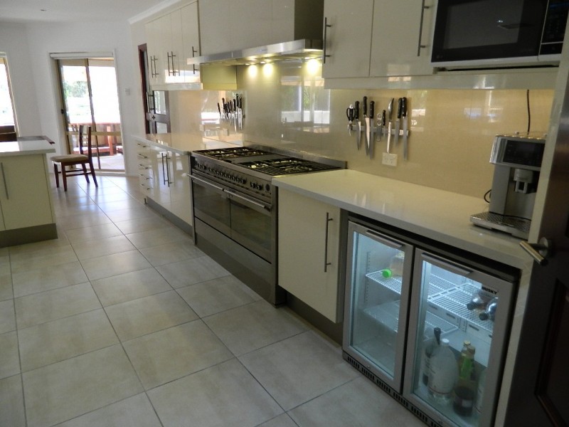 25 Hazel Court, Arundel QLD 4214