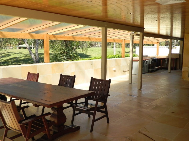 25 Hazel Court, Arundel QLD 4214
