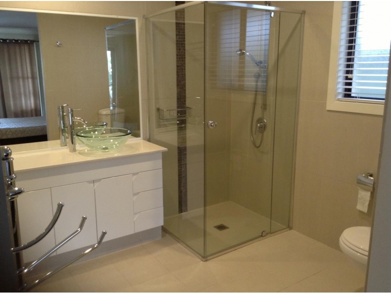 87 TE Peters Drive, Broadbeach QLD 4218