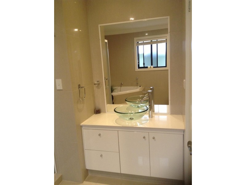 87 TE Peters Drive, Broadbeach QLD 4218