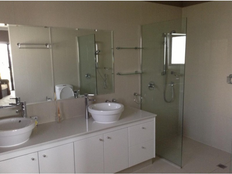 87 TE Peters Drive, Broadbeach QLD 4218