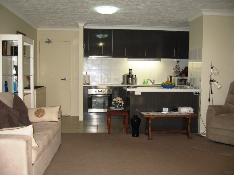 4/4 Sykes Court, Southport QLD 4215