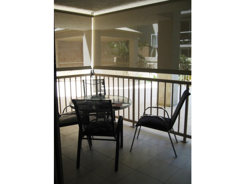 4/4 Sykes Court, Southport QLD 4215