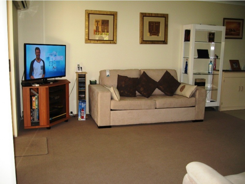 4/4 Sykes Court, Southport QLD 4215