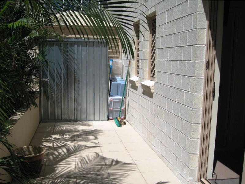 4/4 Sykes Court, Southport QLD 4215