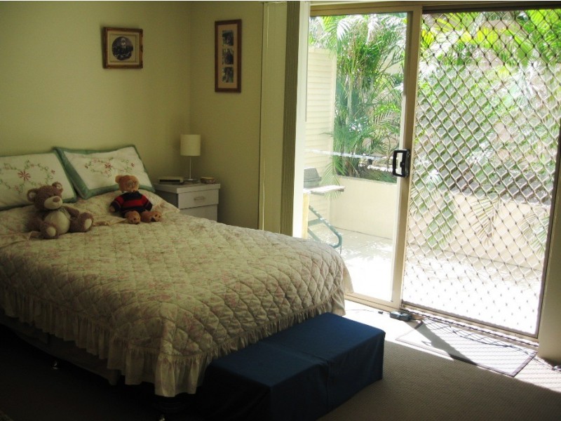 4/4 Sykes Court, Southport QLD 4215