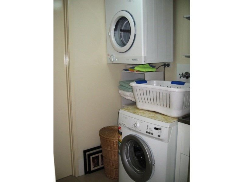 4/4 Sykes Court, Southport QLD 4215