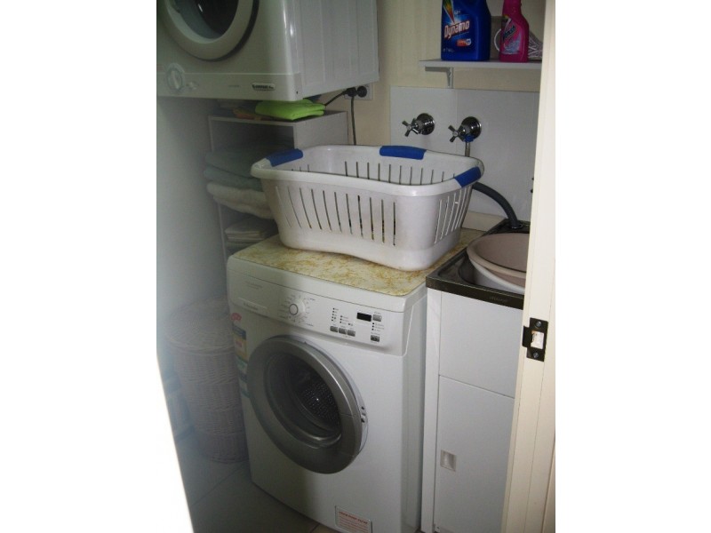 4/4 Sykes Court, Southport QLD 4215