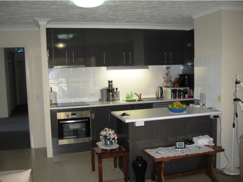 4/4 Sykes Court, Southport QLD 4215