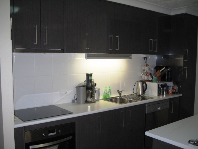 4/4 Sykes Court, Southport QLD 4215