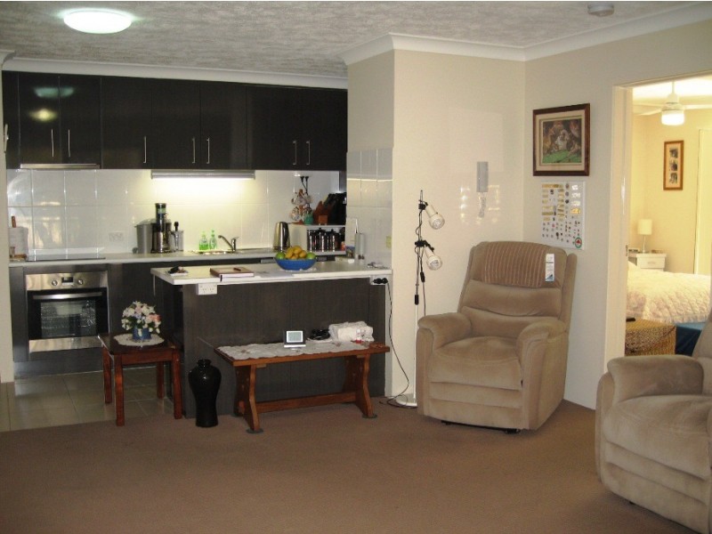 4/4 Sykes Court, Southport QLD 4215