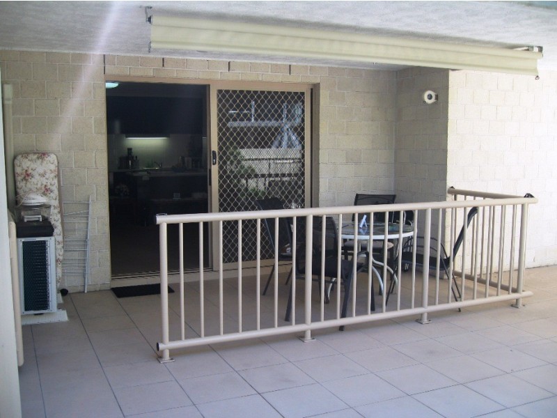 4/4 Sykes Court, Southport QLD 4215