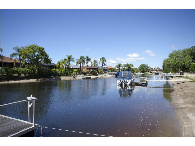 7 Caithness Court, Sorrento QLD 4217