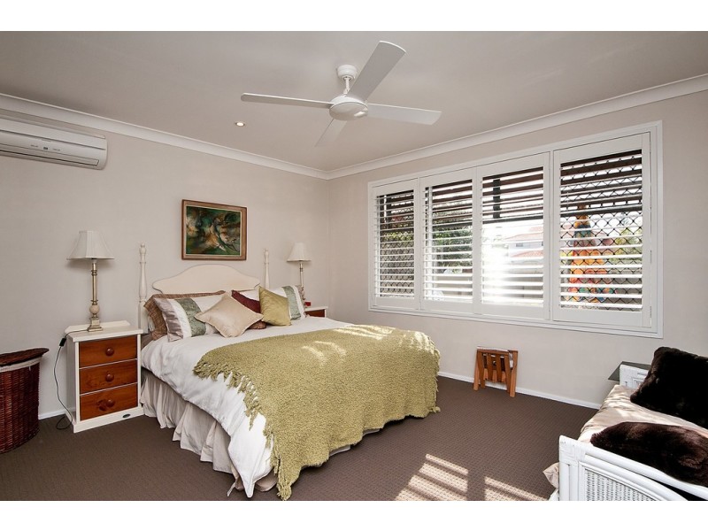 7 Caithness Court, Sorrento QLD 4217