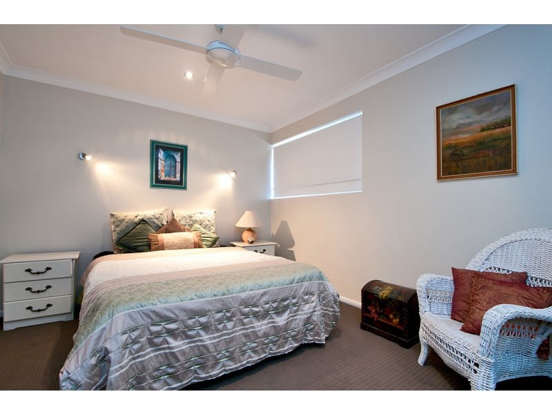 7 Caithness Court, Sorrento QLD 4217
