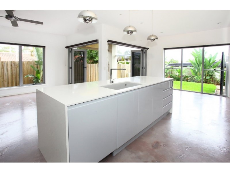 59 Heeb Street, Bundall QLD 4217