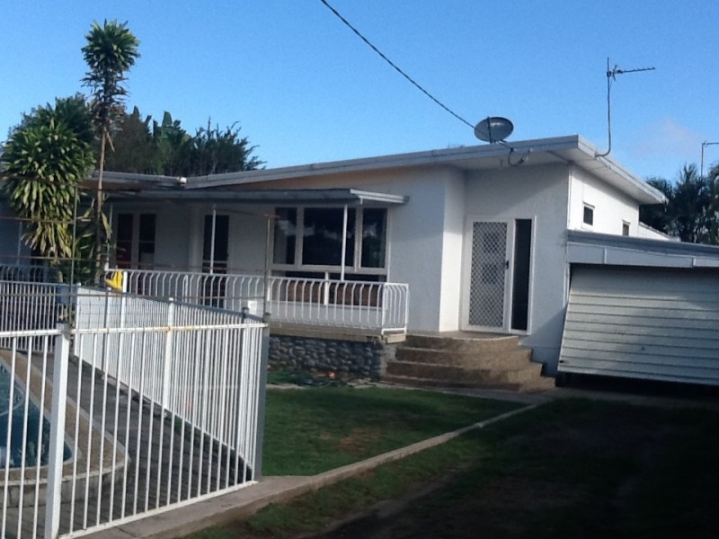 11 Naranga Avenue, Broadbeach Waters QLD 4218