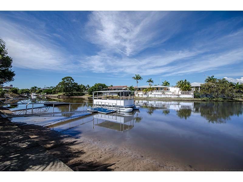 116 Salerno Street, Isle Of Capri QLD 4217